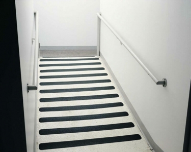 Протиковзка стрічка 3M Safety-Walk 610 універсальна чорна середня зернистість 25 мм