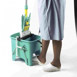 Відро для прибирання з віджимом SQUIZZY 15л на колесах